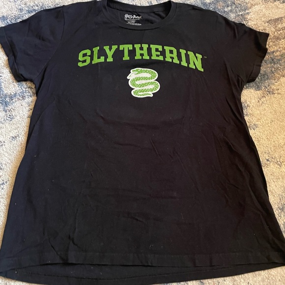 Slytherin House Shirt 🐍 - Picture 5 of 5